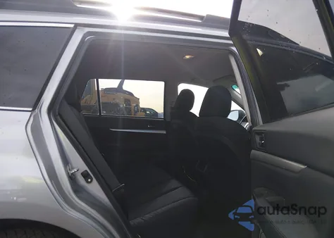 2011 Subaru Outback 3.6R Premium z USA, uszkodzony, nr VIN 4S4BRDCC1B2346945